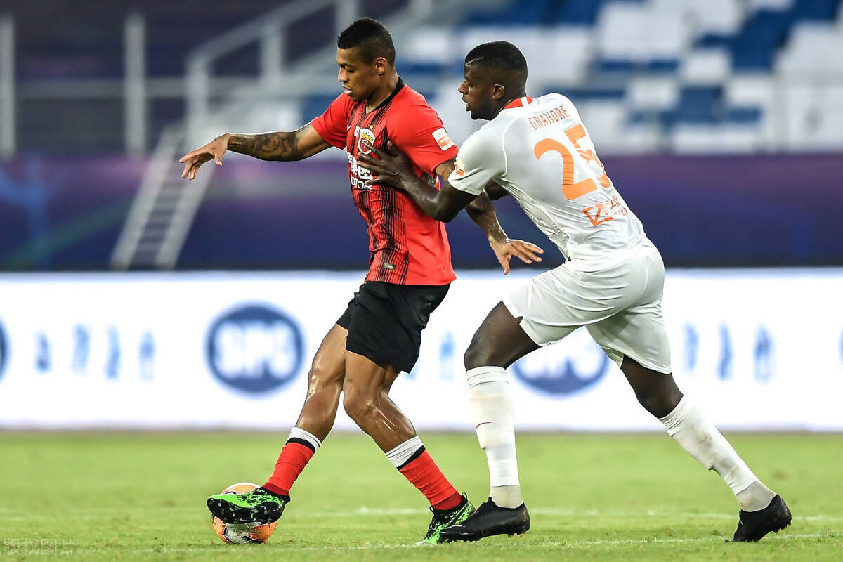 里昂新援首秀助攻建功，客场轻取南特的简单介绍