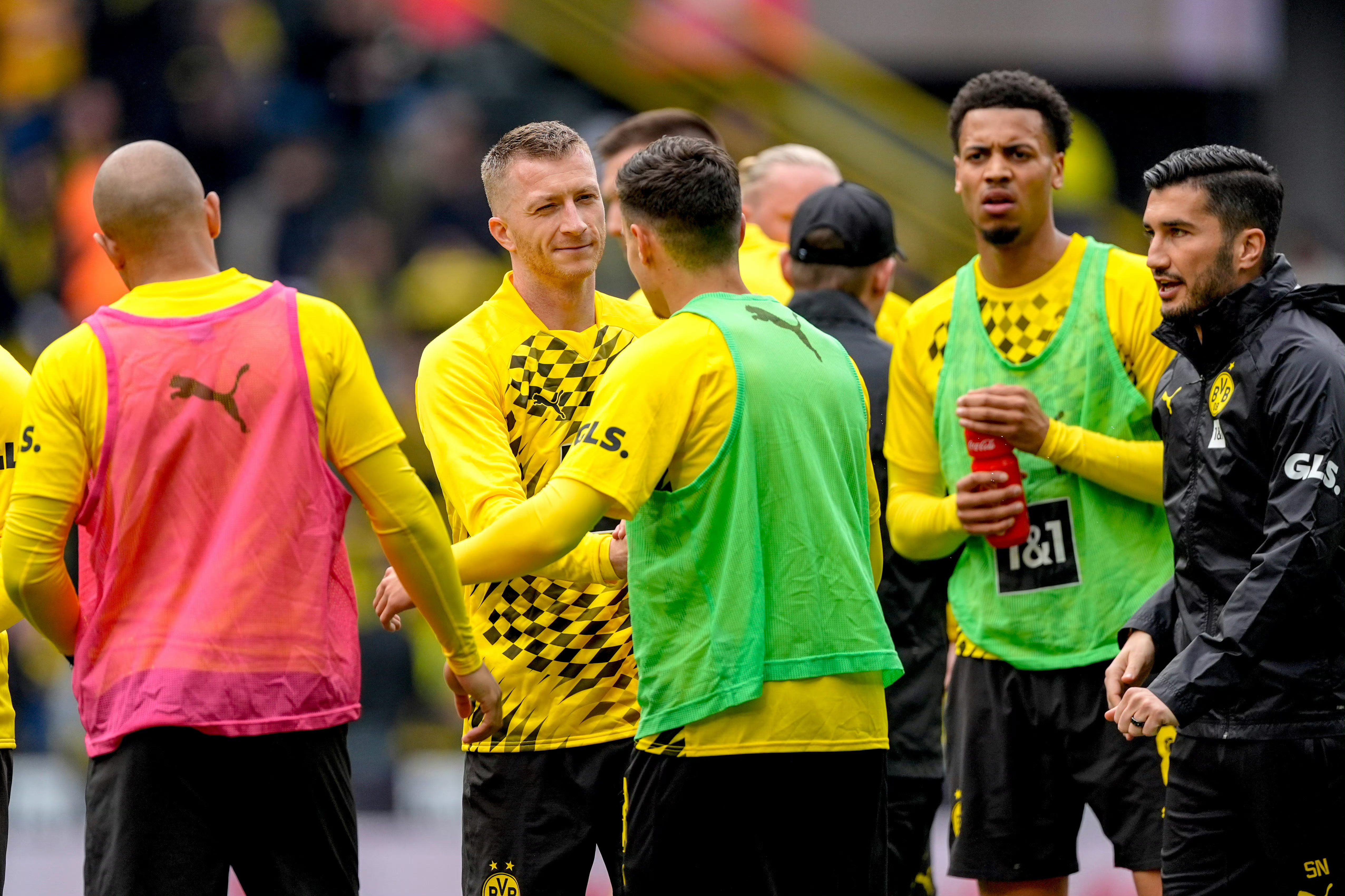 电子游戏-奥格斯堡队主场甘拜下风，球迷沮丧的简单介绍