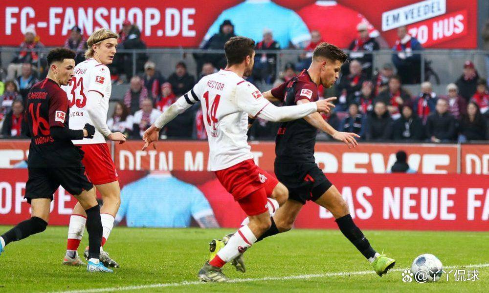 奥格斯堡队主场甘拜下风,球迷沮丧的简单介绍 奥格斯堡队主场甘拜下风,球迷沮丧的简单介绍